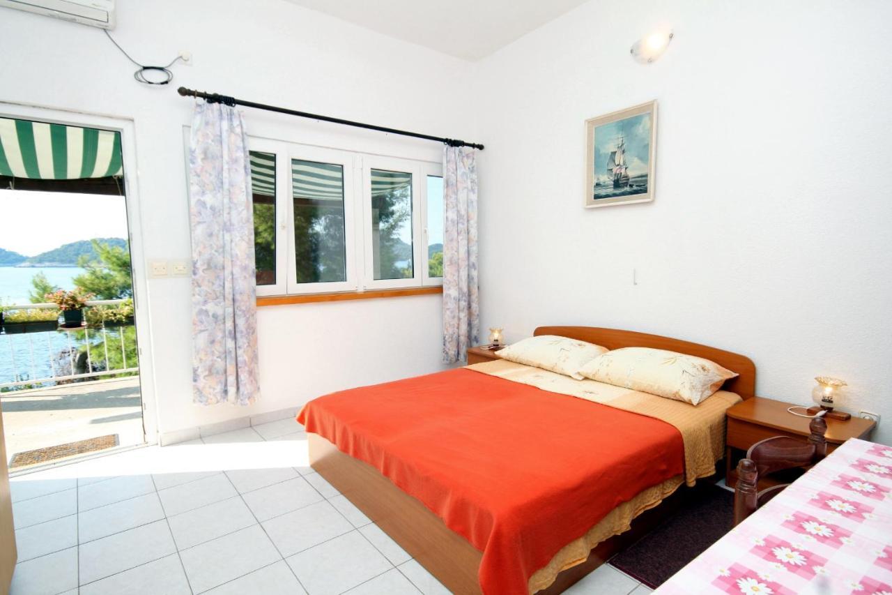 Apartments By The Sea Ubli, Lastovo - 8354 Uble 外观 照片