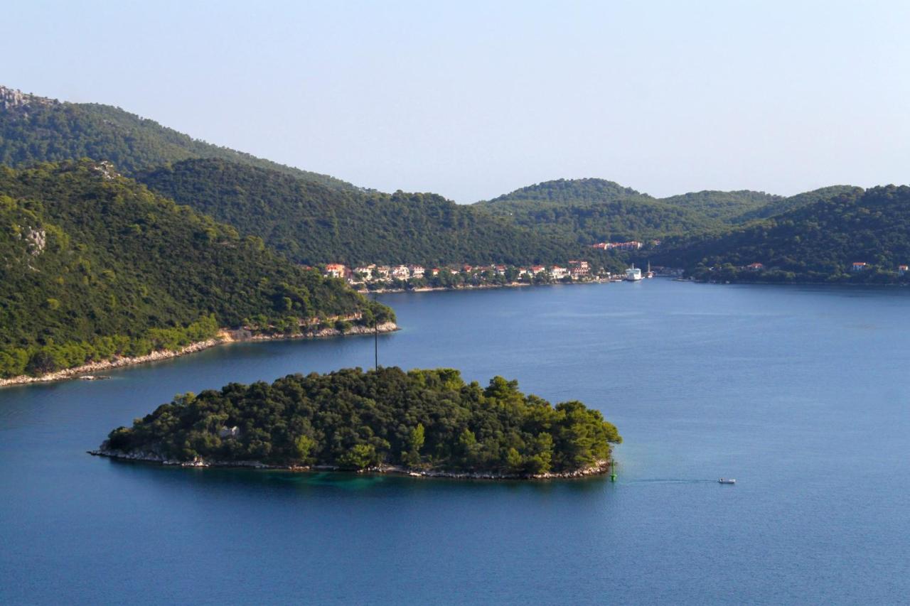 Apartments By The Sea Ubli, Lastovo - 8354 Uble 外观 照片