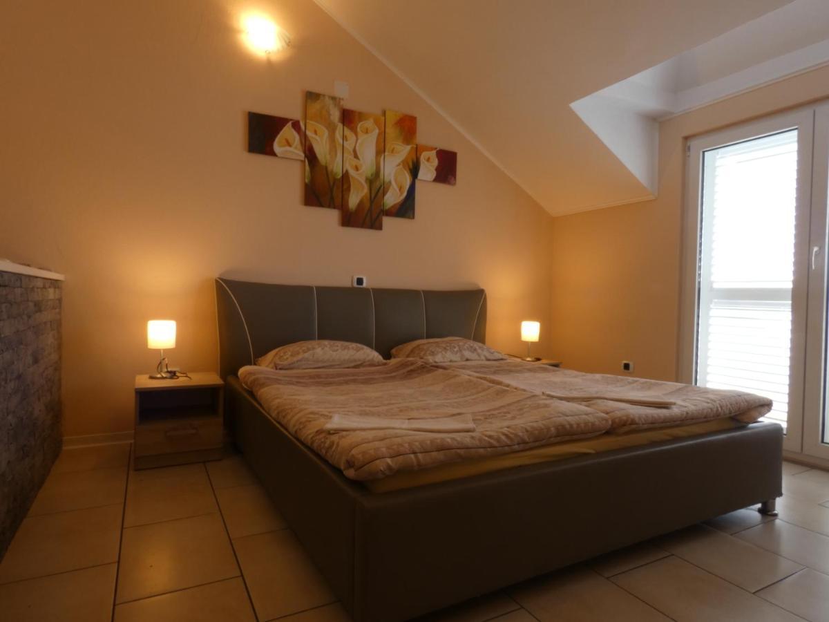 Apartments By The Sea Ubli, Lastovo - 8354 Uble 外观 照片