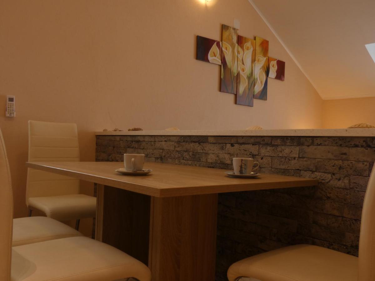 Apartments By The Sea Ubli, Lastovo - 8354 Uble 外观 照片