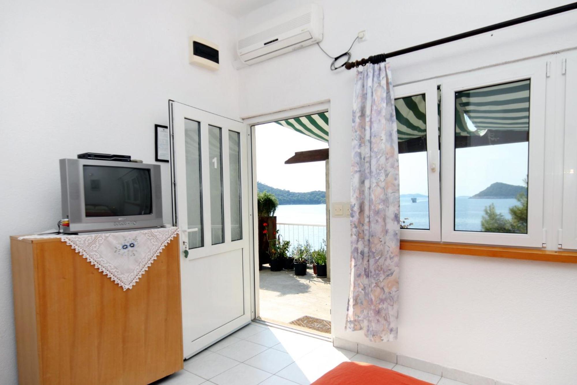 Apartments By The Sea Ubli, Lastovo - 8354 Uble 客房 照片